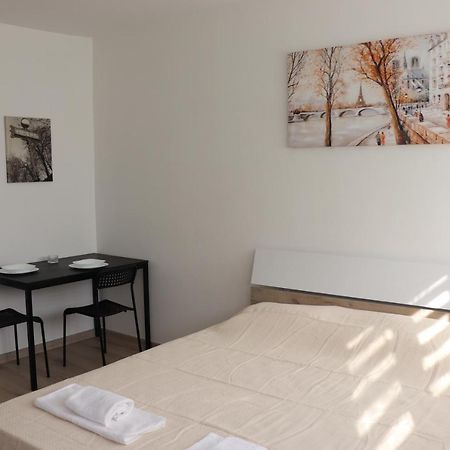 Appartamento Apartman Lena Banovo brdo Belgrado Esterno foto