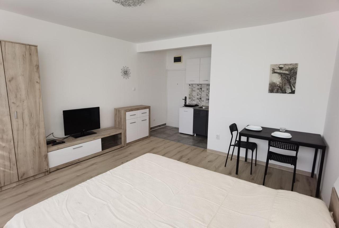 Appartamento Apartman Lena Banovo brdo Belgrado Esterno foto