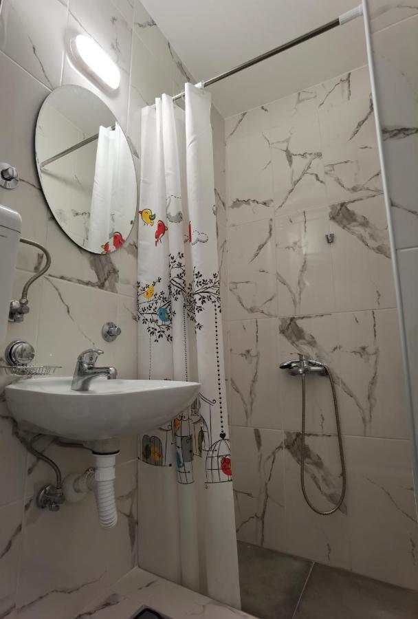 Appartamento Apartman Lena Banovo brdo Belgrado Esterno foto