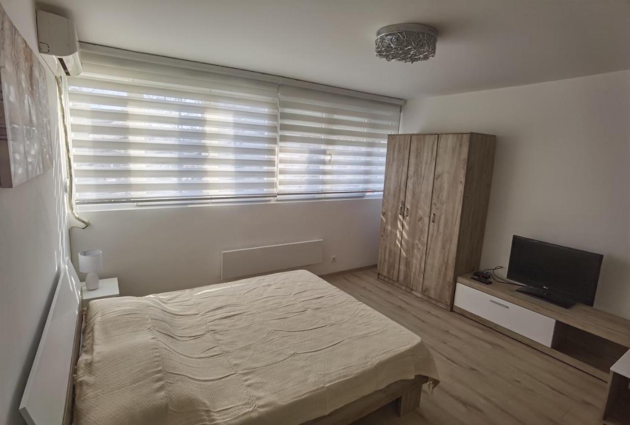 Appartamento Apartman Lena Banovo brdo Belgrado Esterno foto